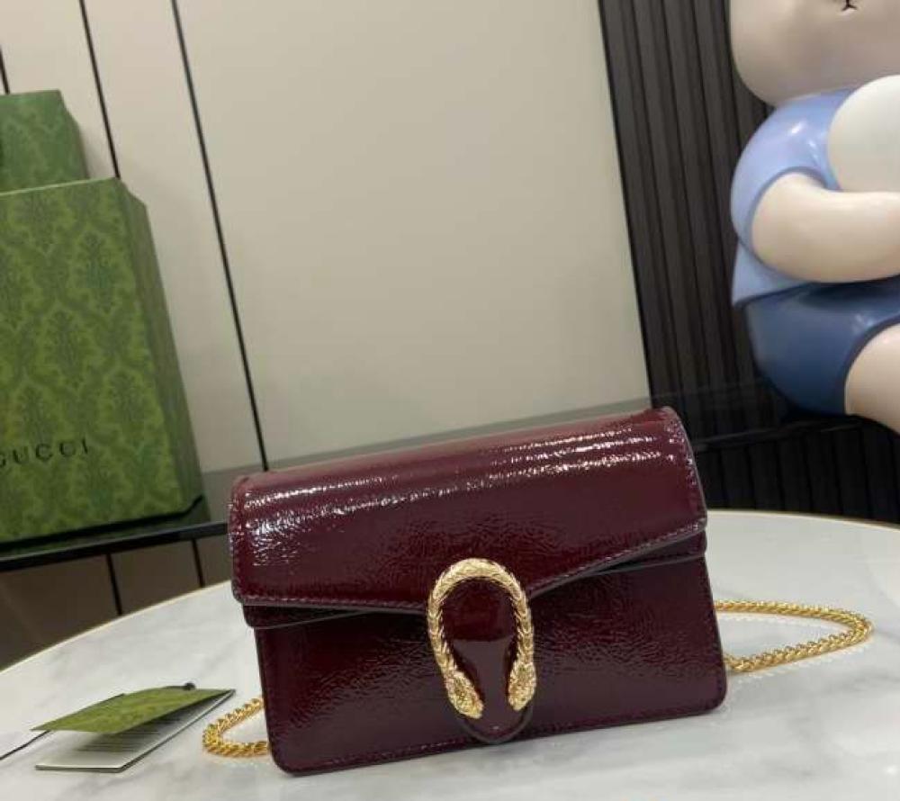 bargandy medium clutch