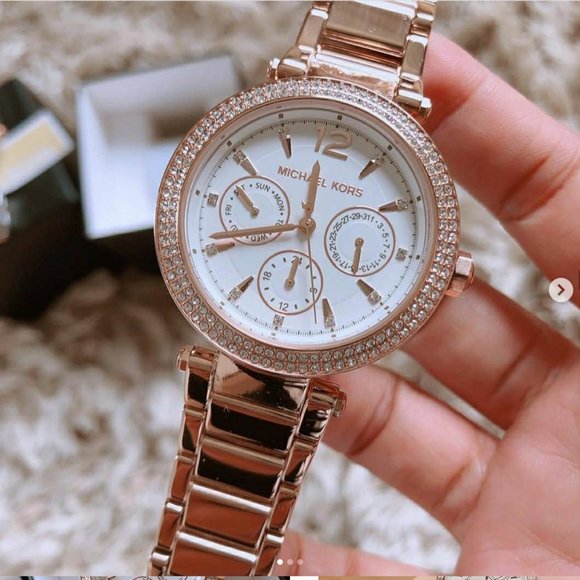 mk in hand